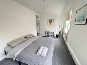 Beautiful Large Room in Central London